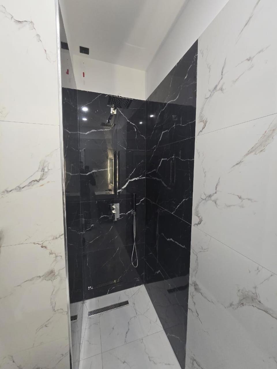 Elite Inn Vlore Exterior photo